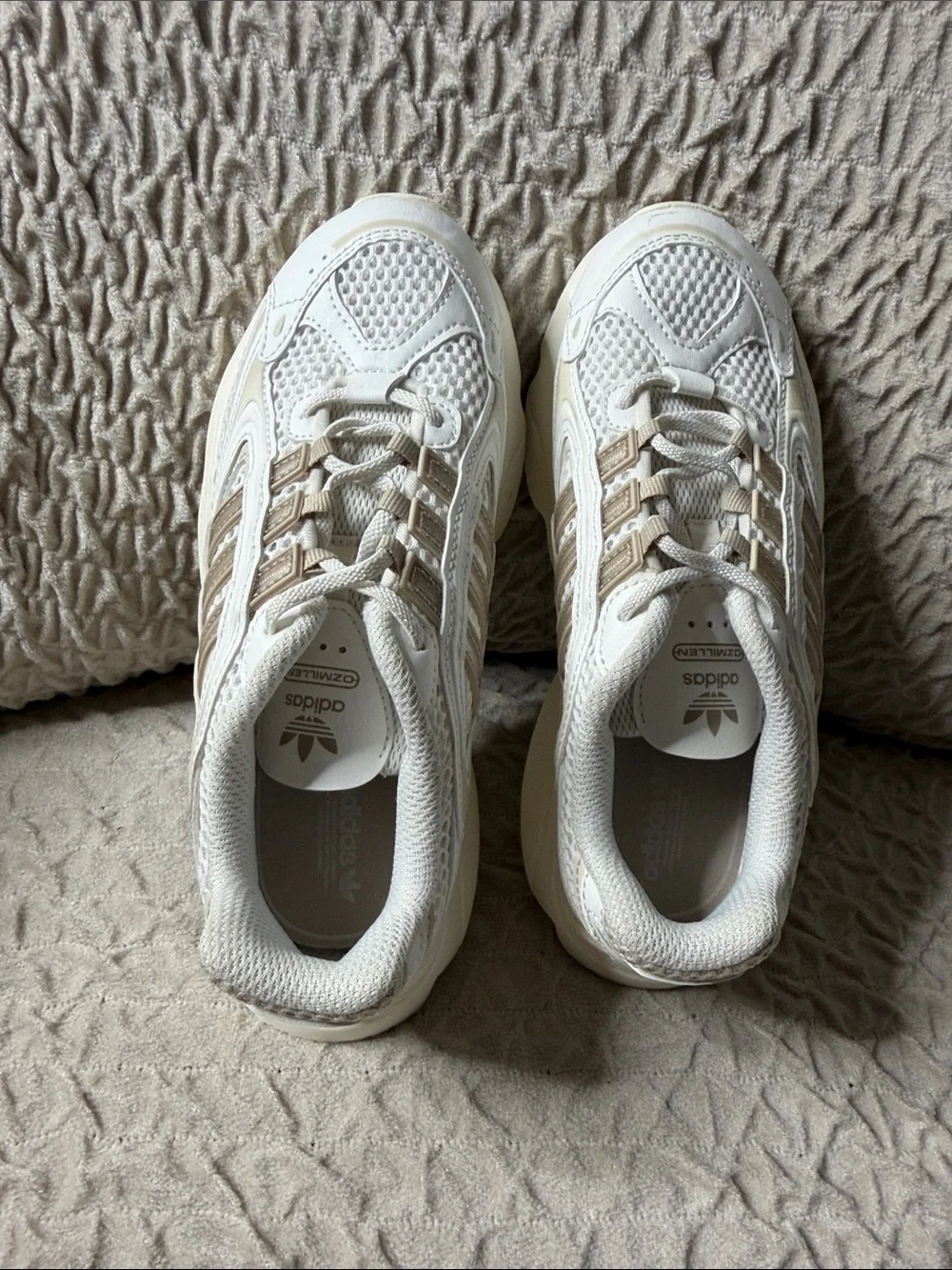 adidas lightweight athletic